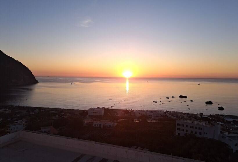 Bed and Breakfast Accommodation For 6 With A Breathtaking View Of Citara