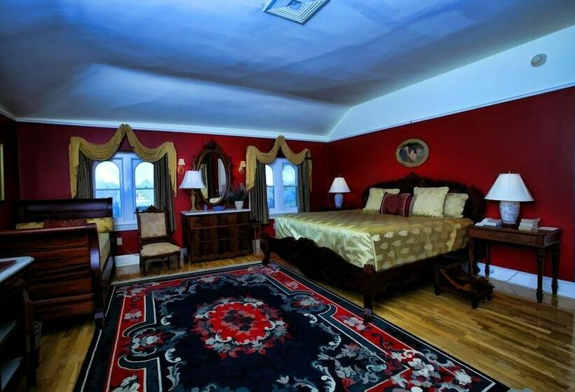 تختخواب و صبحانه The Southern Mansion