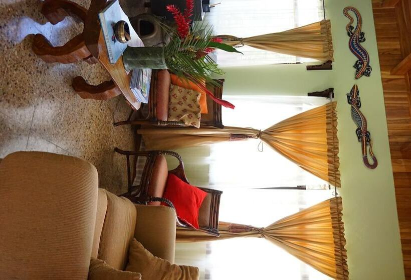 هتل Inn Jimenez