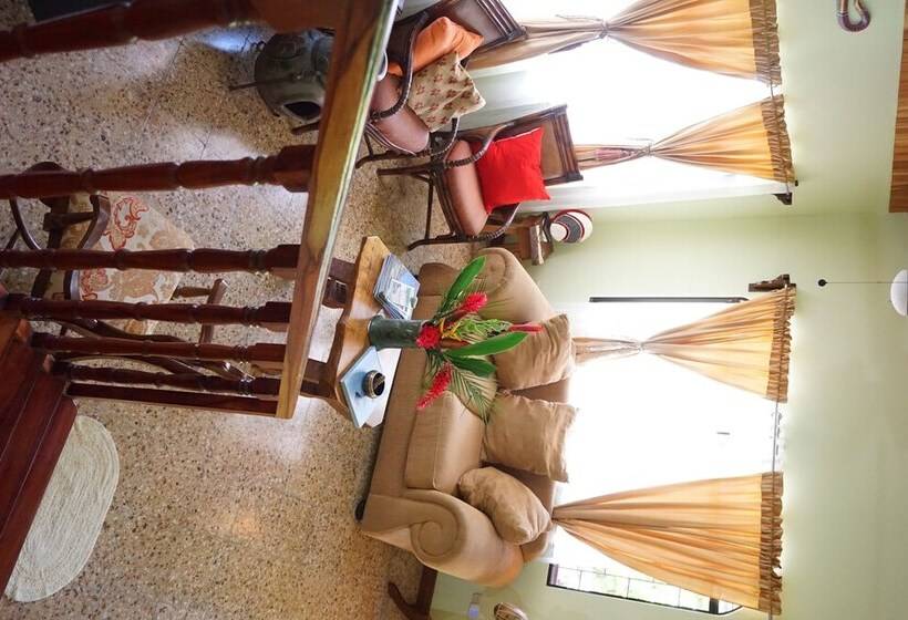 هتل Inn Jimenez