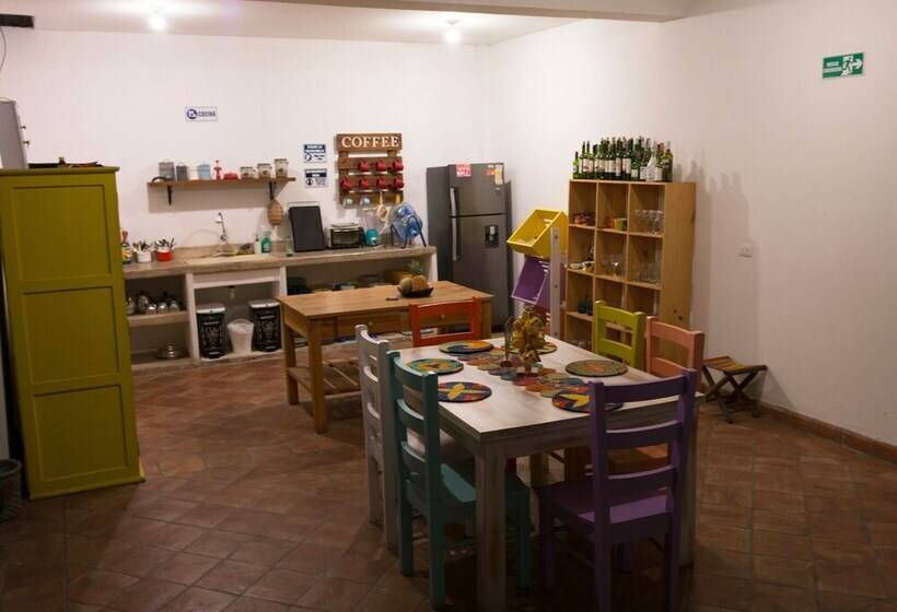 هتل Meraki Boutique Hostel