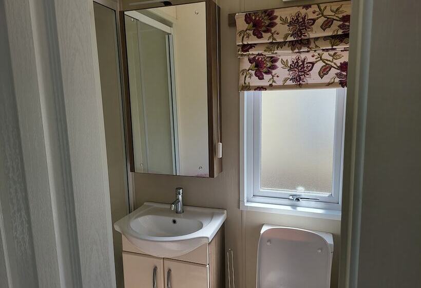 هتل 2br Sleeps6 Fireplace Parking Patio Seaside