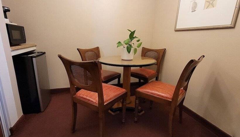 مُتل Butterfly Grove Inn