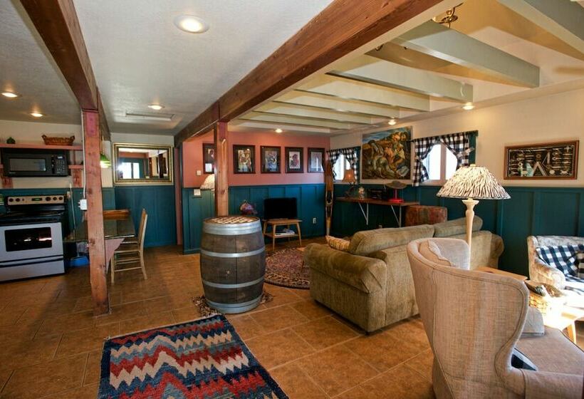 Cottage Inn By Casago Mccall  Donerightmanagement