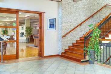 هتل Executive Park View Room With Breakfast Included