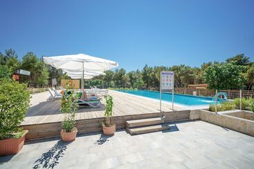 هتل Executive Park View Room With Breakfast Included