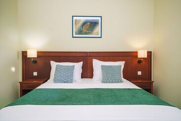 هتل Spacious Park View Room With Breakfast Included