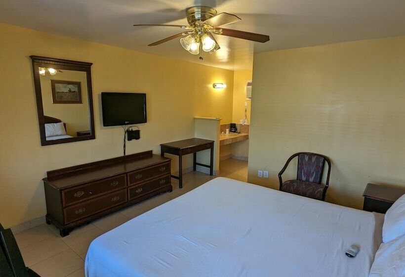 Мотель Canadian Inn