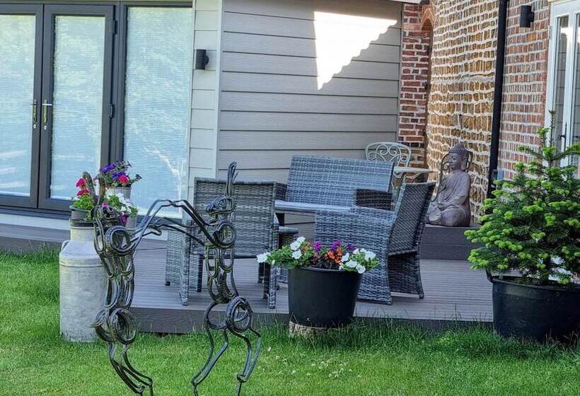 Paddock Cottage   Thorpe Arnold, Melton Mowbray