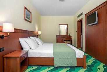 پانسیون Delightful Park View Room With Breakfast Included