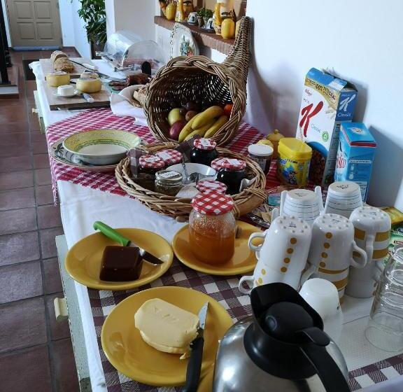 تختخواب و صبحانه Abetarda Cc