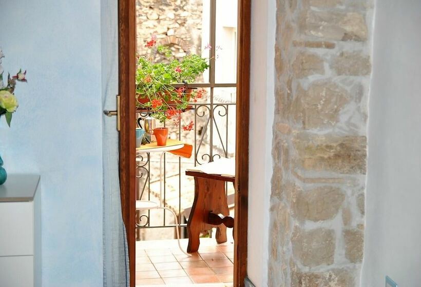 تختخواب و صبحانه Double Room With Private Bathroom And Breakfast On Request