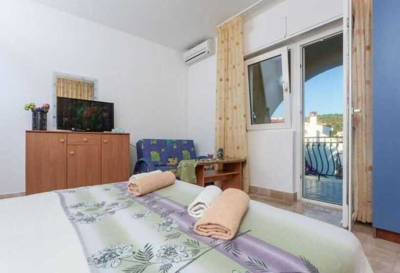 酒店 Beautiful Double Bed Room With Balcony And Sea View