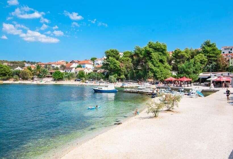 فندق Excellent Double Bed Room With Balcony And Sea View