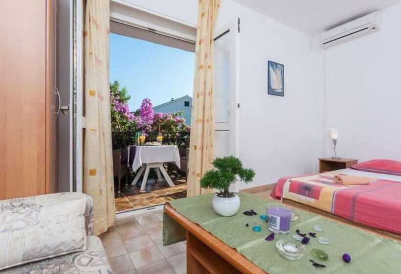 בית מלון כפרי Splendid Double Bed Room With Balcony And Sea View