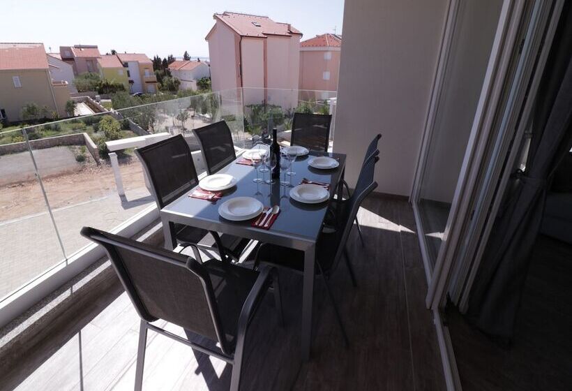 پانسیون Apartments & Rooms Danivan Pool Villas B