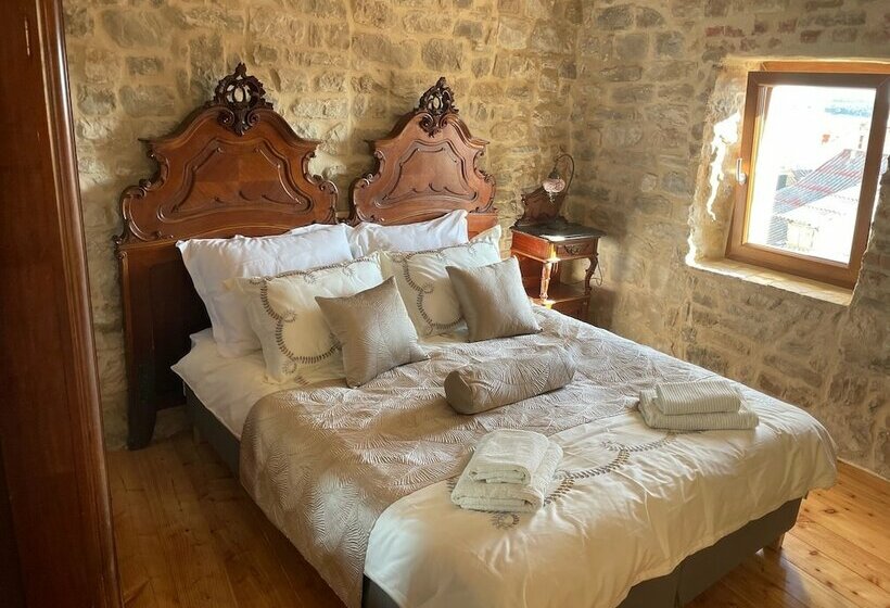 بنسيون Castle Inn