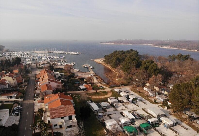 پانسیون House Uli Near The Funtana Beach