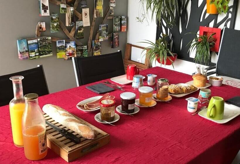 פנסיון Escale En Correze
