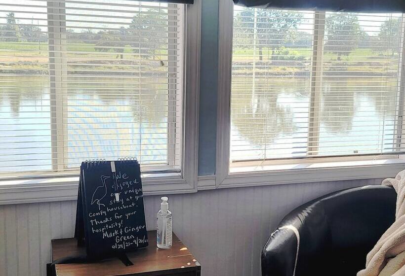 فندق 2 Story Houseboat Seeking A Captain Fishpets Ok