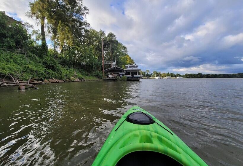 فندق 2 Story Houseboat Seeking A Captain Fishpets Ok