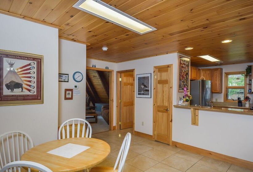 Lakeview Cottage
