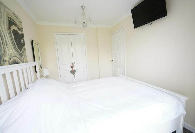 New Unique 2bd Detached Bungalow Burnhamonsea, Burnham on Sea the best