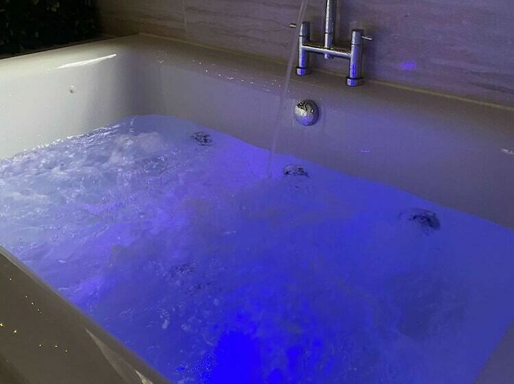 اقامتگاه Inviting 1 Bed House In Bradford