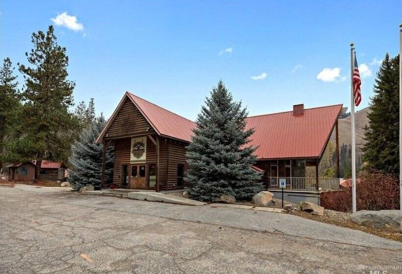 Southfork Lodge Cabin 2