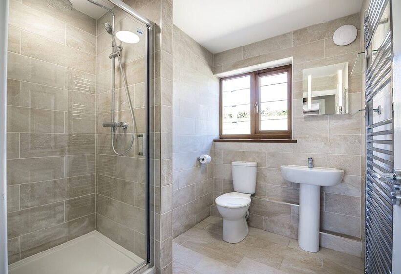 The Beacon 3 Bed Ludchurch