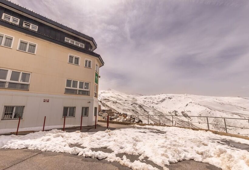 Albergue Inturjoven Sierra Nevada   Hostel