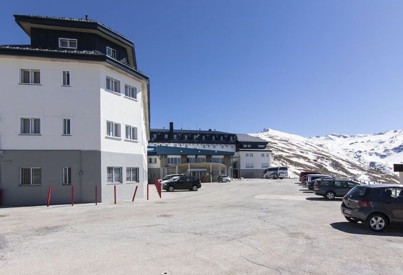 Albergue Inturjoven Sierra Nevada   Hostel