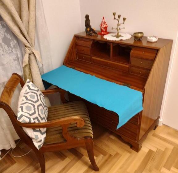 Comfortable Old Town Apartment