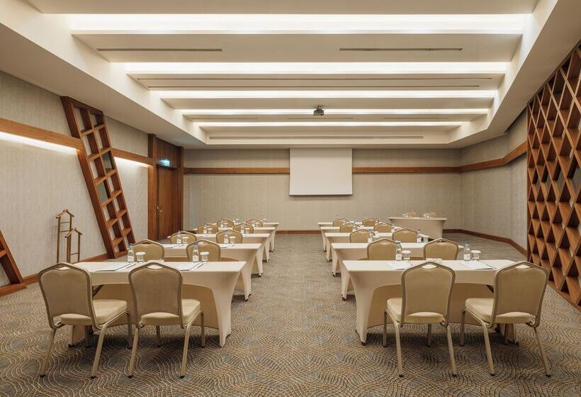 Hotel Doubletree By Hilton Istanbul Atasehir  & Conference Centre