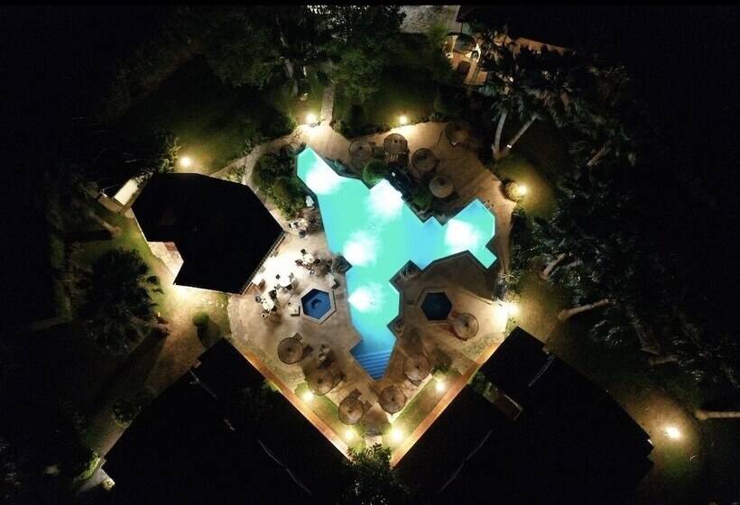 هتل Grenadine Lodge