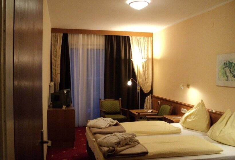 酒店 Kürschner