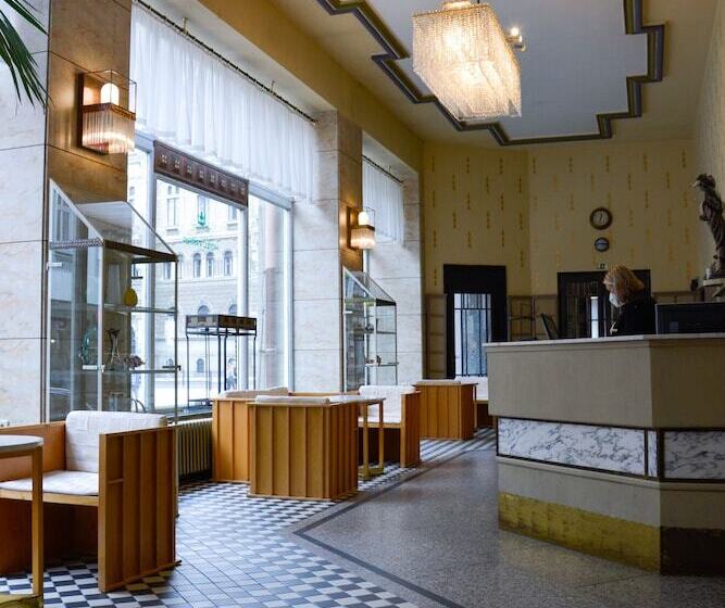 هتل Praha Liberec