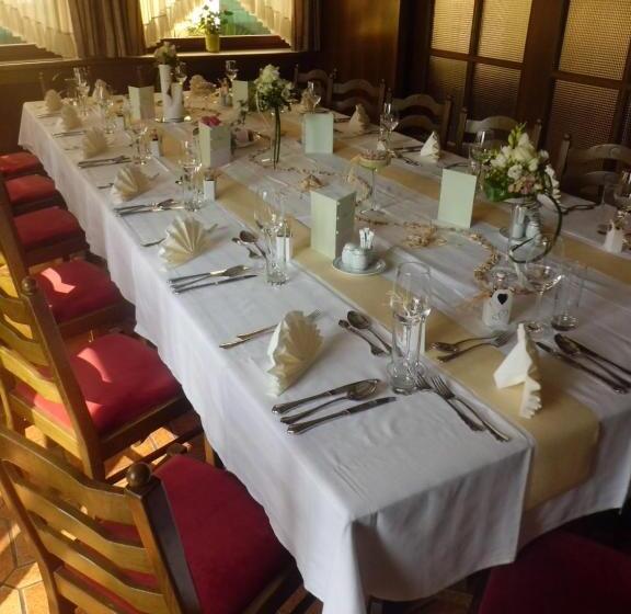 ホテル Restaurant Zum Schwan