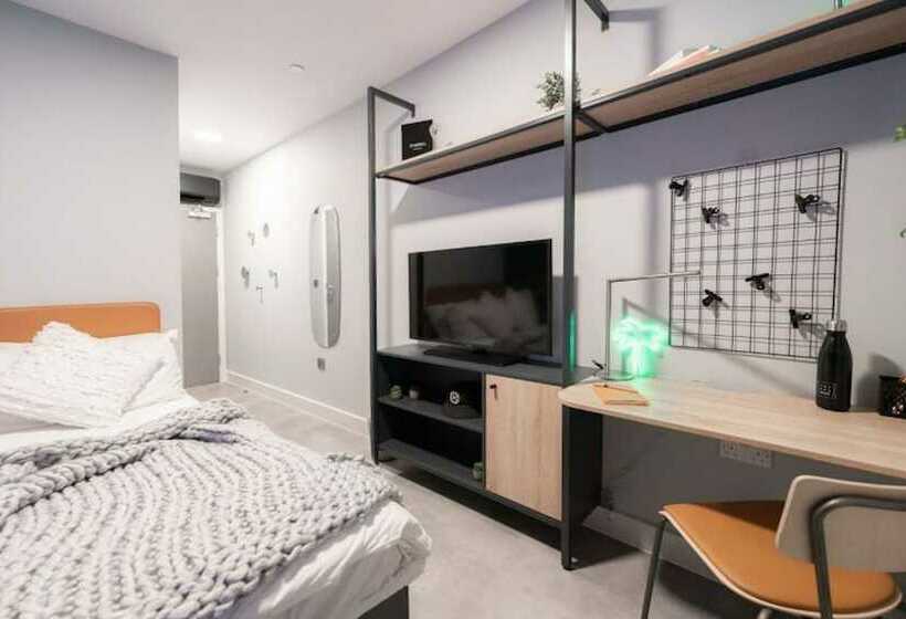 호스텔 Comfortable Ensuite Rooms   Guildford   Campus Accommodation