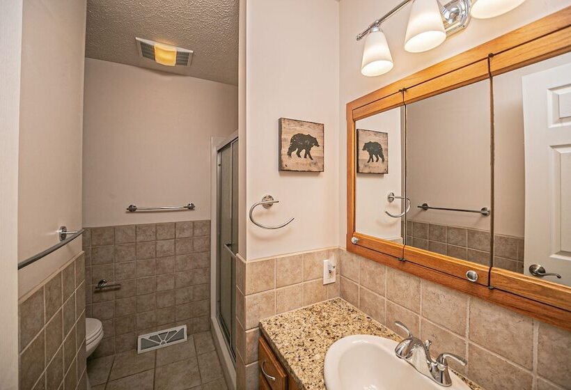 Cozy Cubhouse