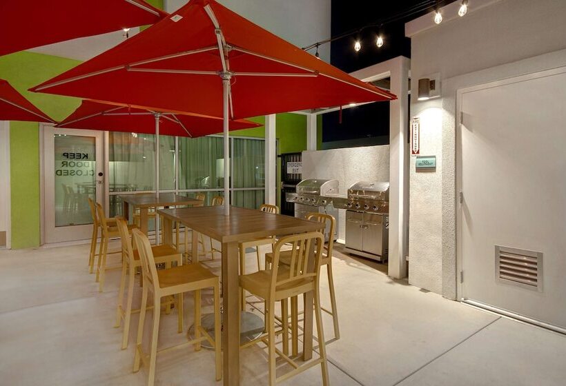 هتل Home2 Suites By Hilton Garden Grove