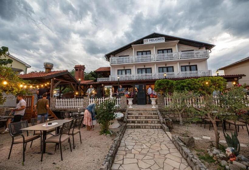 هتل Meliores Rooms & Restaurant