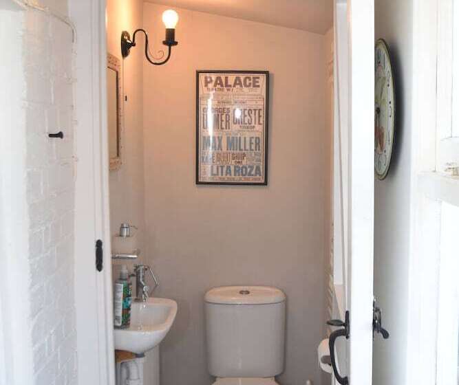 Rose Mullion Cottage