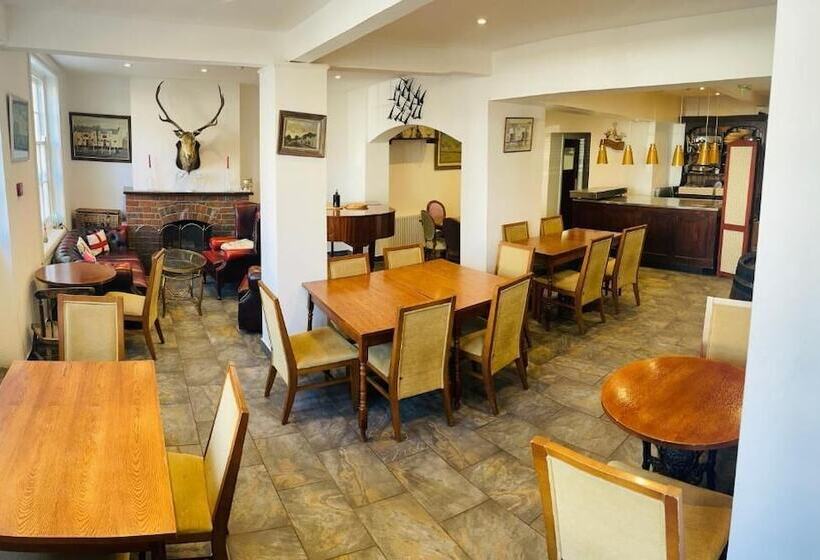 تختخواب و صبحانه White Stag Lodge