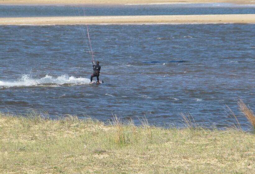 هتل Laguna Garzon Lodge