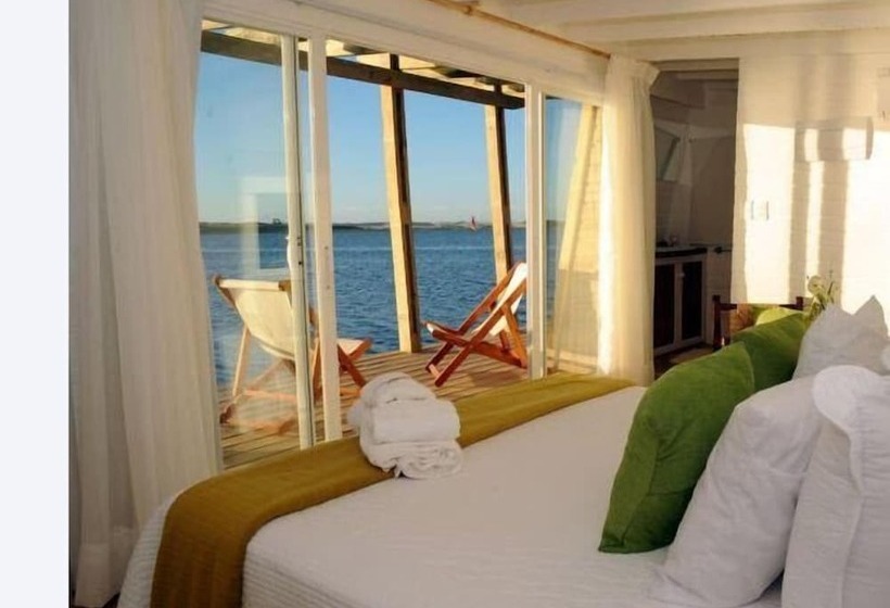 هتل Laguna Garzon Lodge