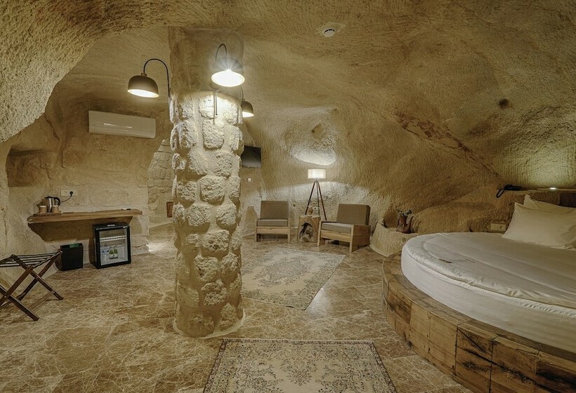 هتل Solem Cave Suites