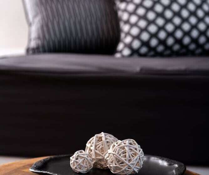 Neoma Luxury Suites