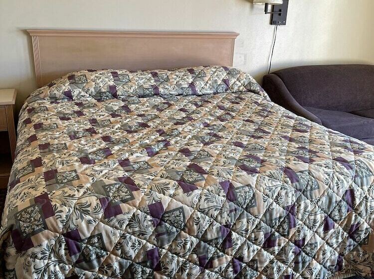 فندق على الطريق All Star Inn