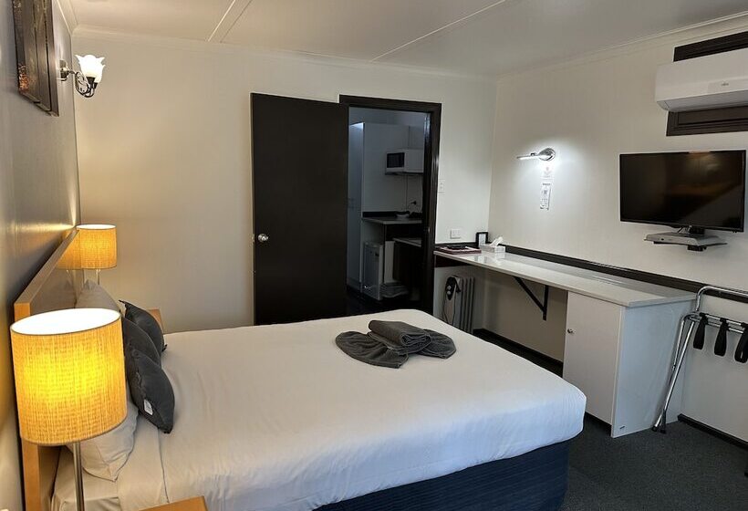 Мотель Statesman Motor Inn
